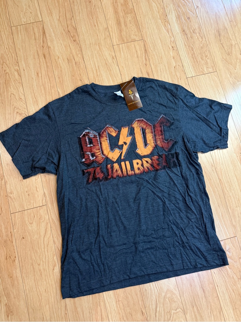 AC/DC 74 Jailbreak T-Shirt Mens XL Aces & Eights Black Graphic Tee NWT